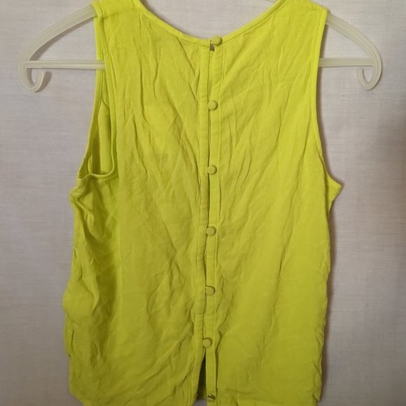 Banana Republic Buttoned Back Cropped Top, SZ: XS, COLOR: Yellowish Green - Picture 2 of 3